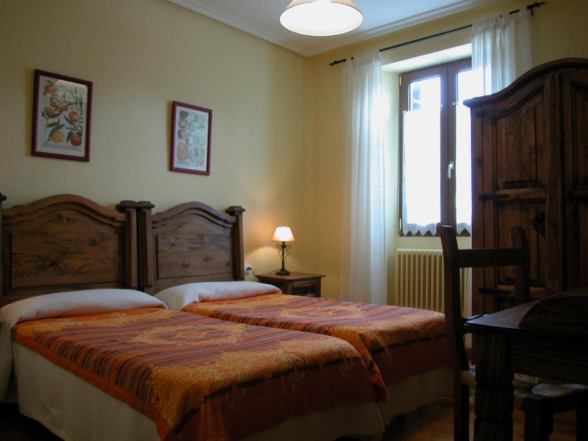 Hostal Casa Sario Jaurrieta Exteriör bild